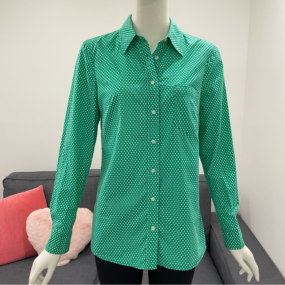 GAP The Fitted Boyfriend Shirt Green with White Suns Print - Size Small